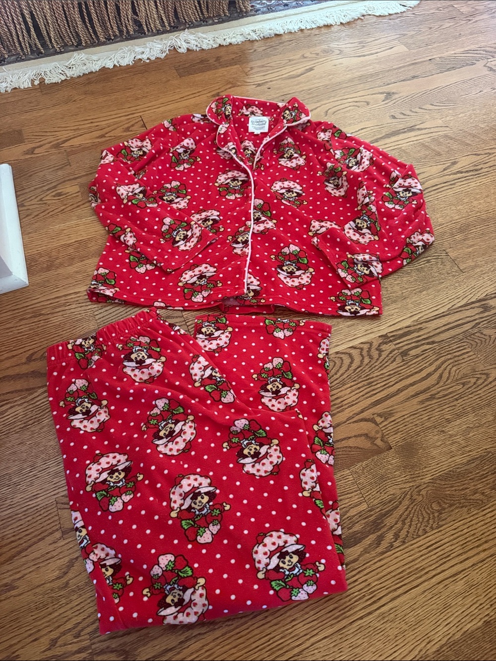 Strawberry shortcake Red Fleece Pajama Set size small
